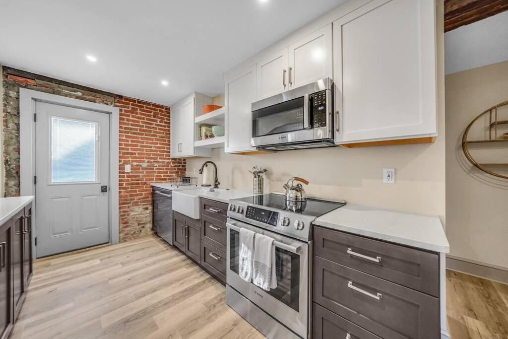 Luxury Apartment In Historic Carriage House Кеннетт-Сквер Екстер'єр фото